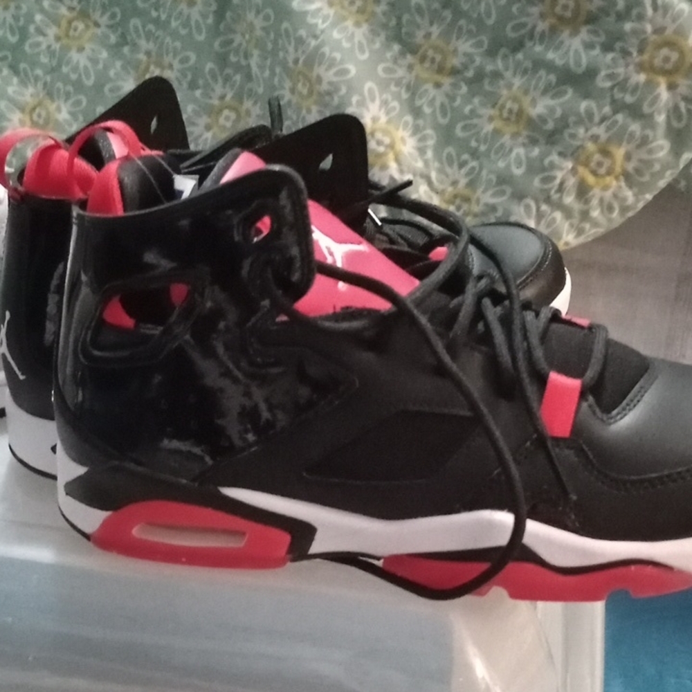 Nike Athletic Shoes Black and Red